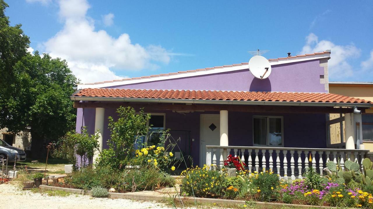 Charming Cozy Holliday House 2+2 Сasa de vacaciones